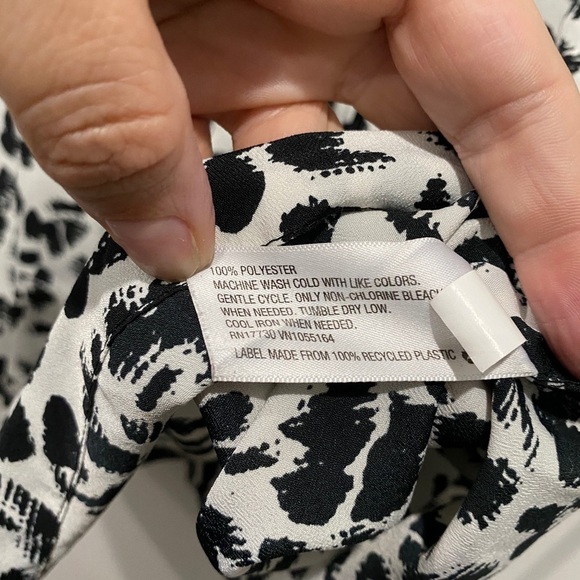 Patterned Blouse - Picture 7 of 9